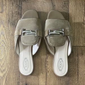Women’s Tod’s Taupe Suede Double T Sandals Slides Size 39.